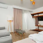 Dikap Luxury Aparts דירה