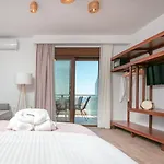 Dikap Luxury Aparts דירה לימנריה