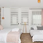 Dikap Luxury Aparts דירה